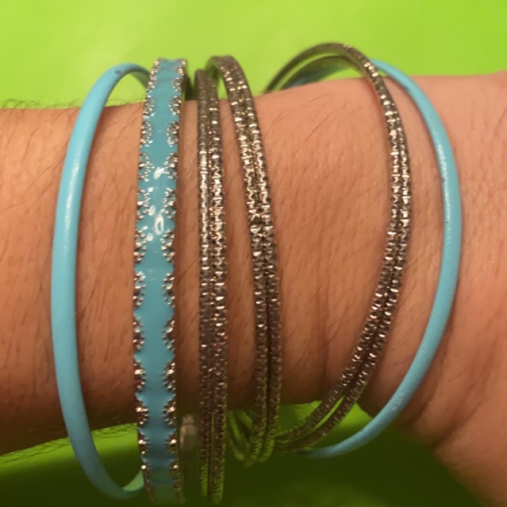 Bracelets - Picture 2 of 4